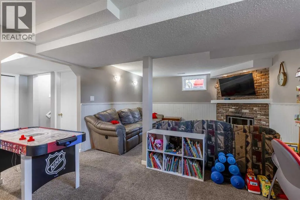 67 Laval Boulevard W