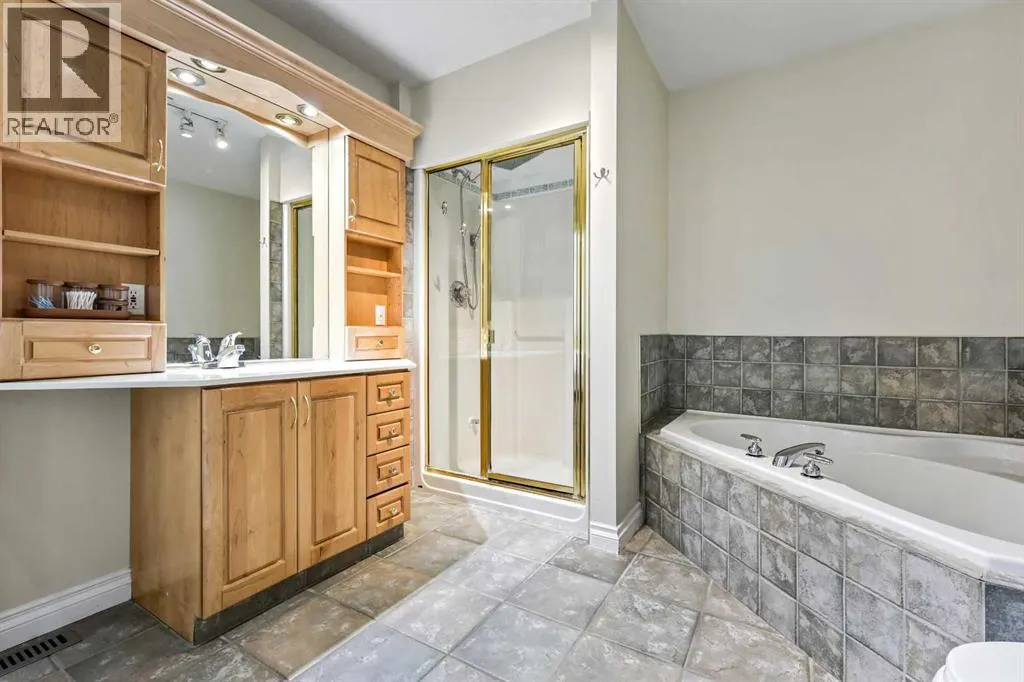 392 Killarney Glen Court SW