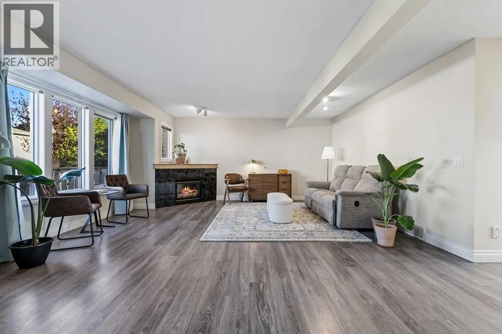 392 Killarney Glen Court SW