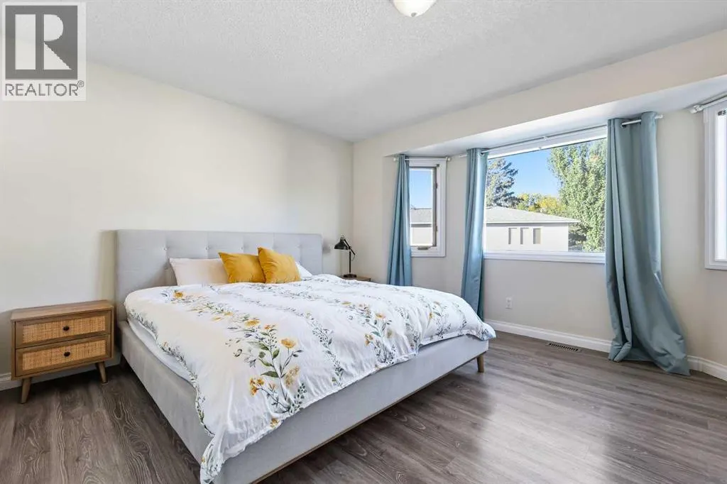 392 Killarney Glen Court SW