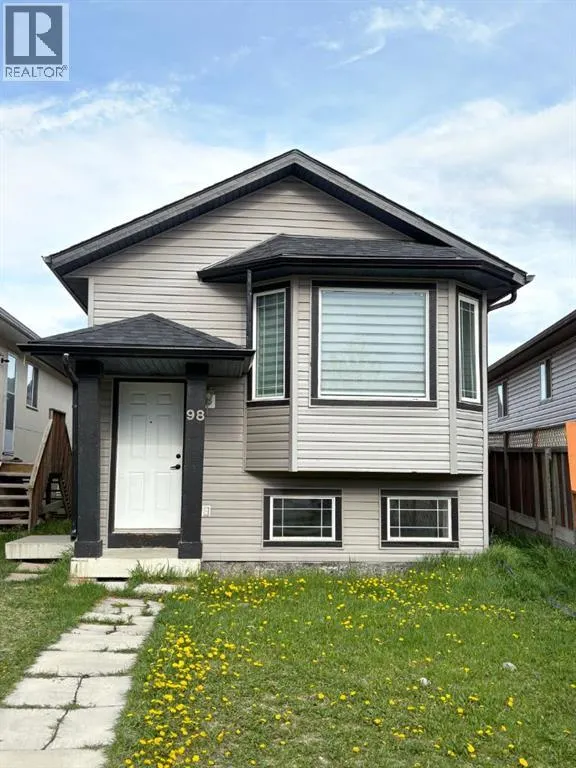 98 Tarawood Road NE