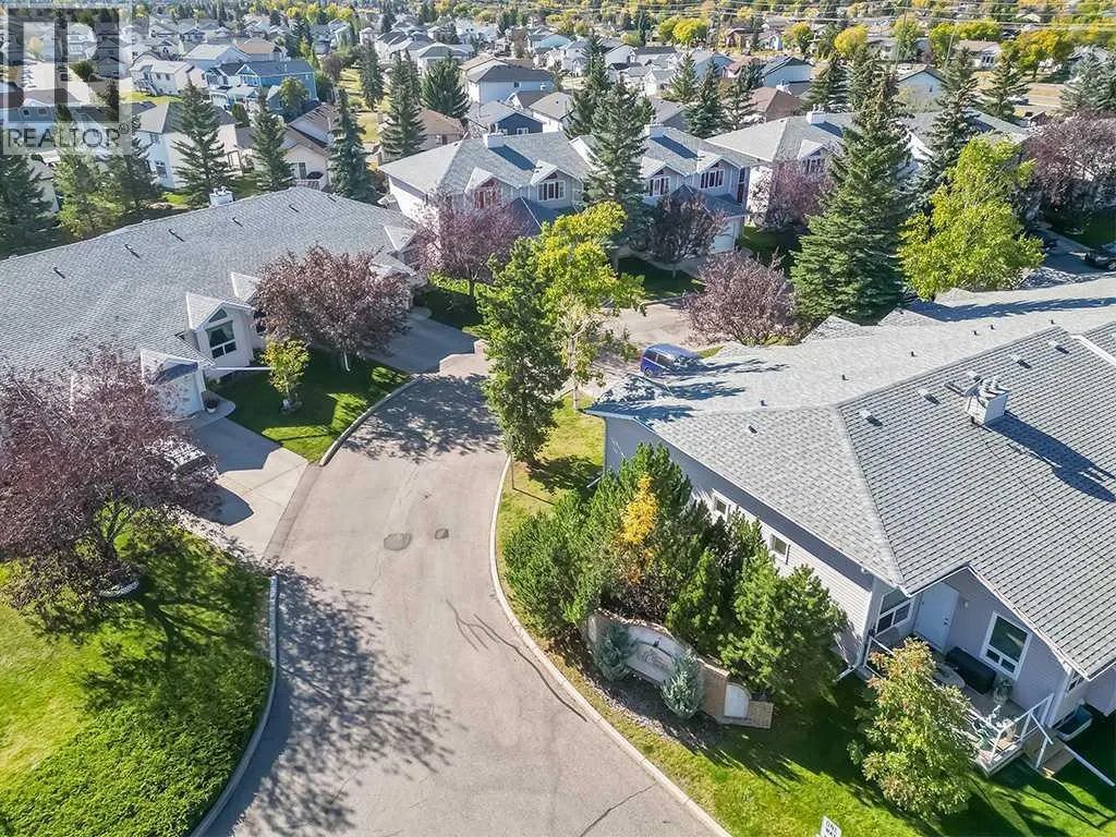 100 Catalina Circle NE