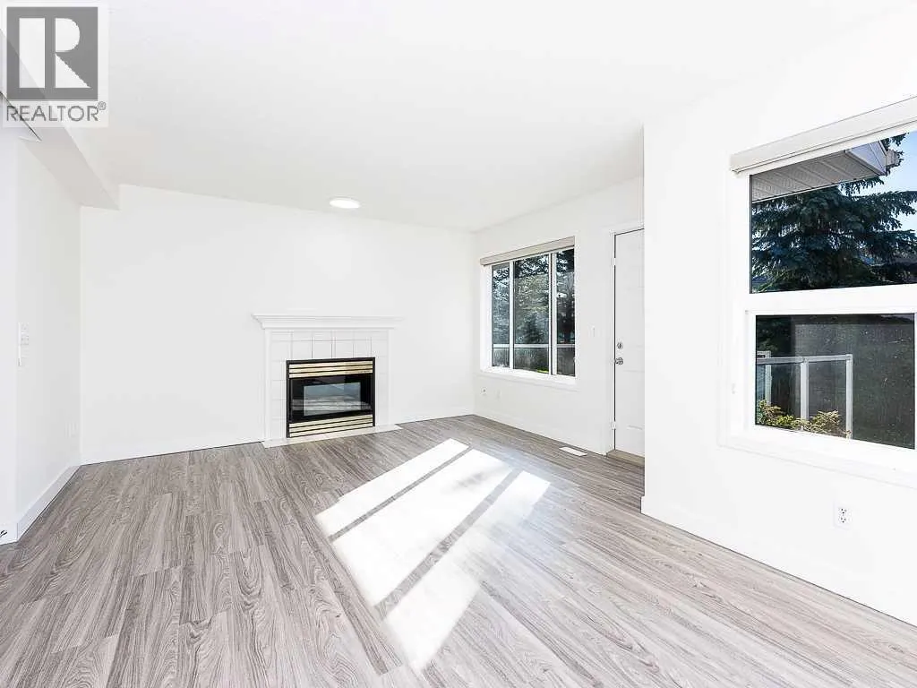 100 Catalina Circle NE
