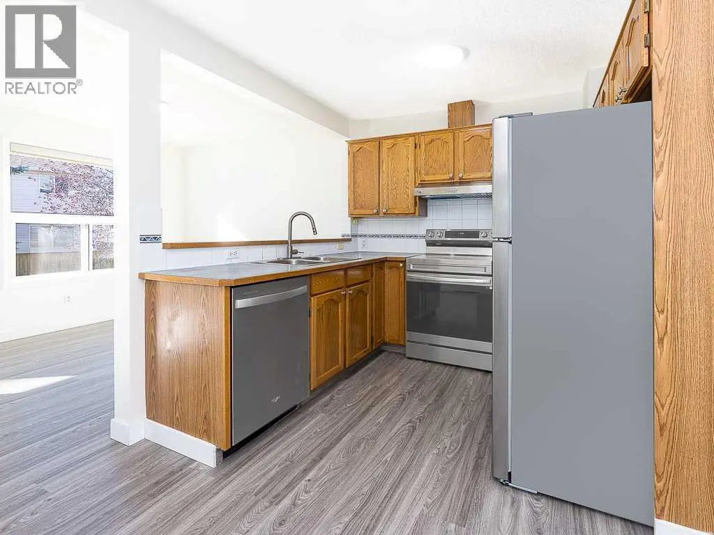 100 Catalina Circle NE