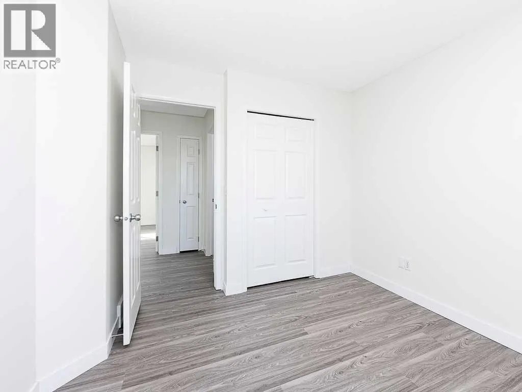 100 Catalina Circle NE