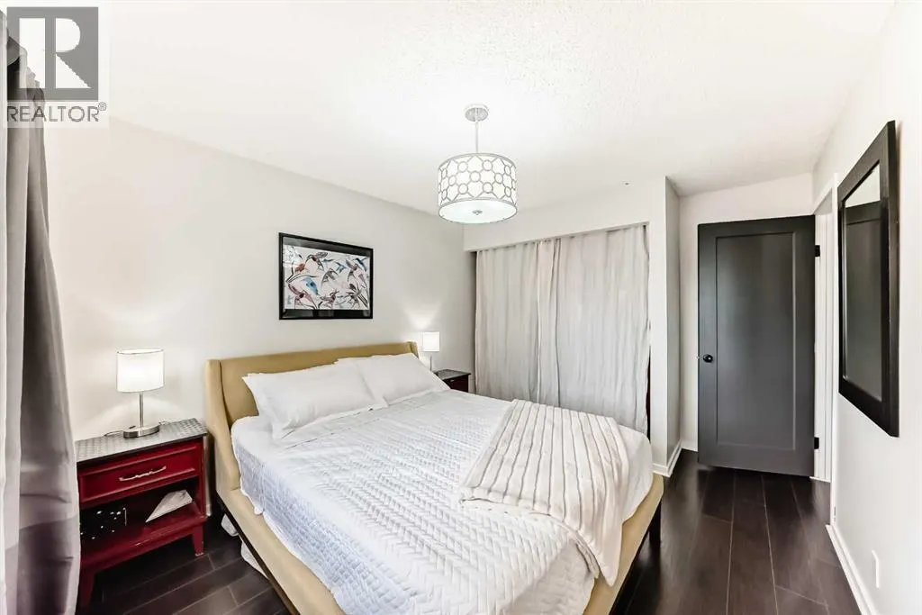 12 Taraglen Road NE