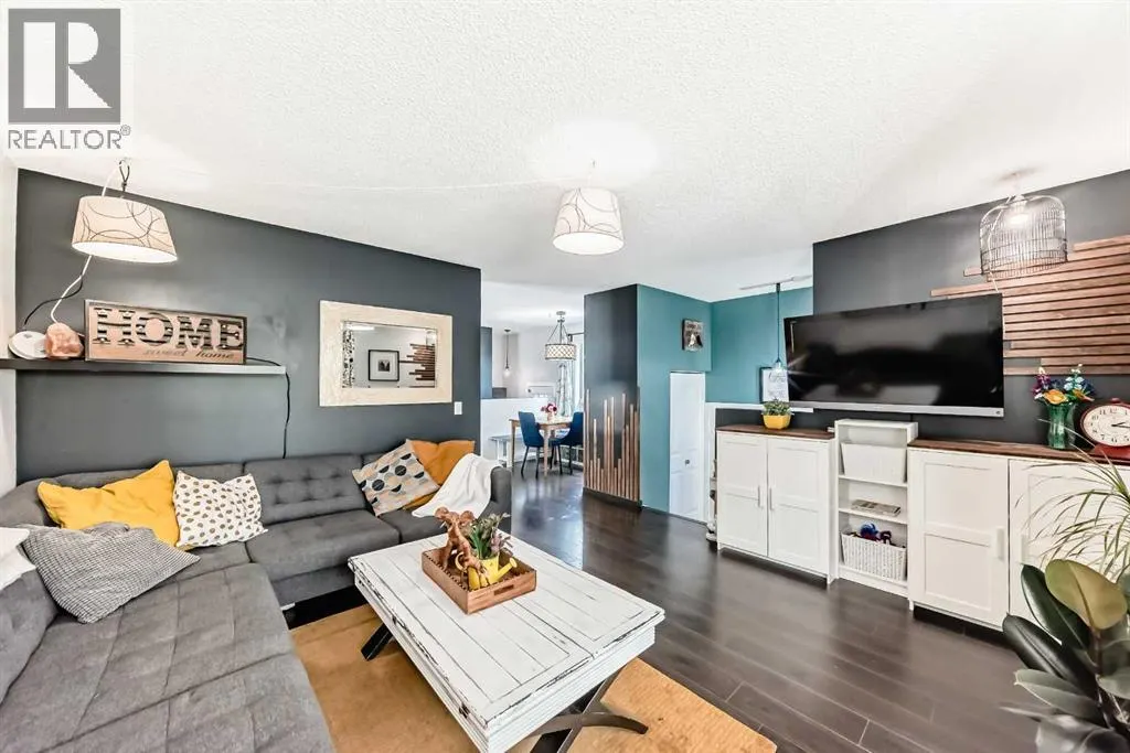 12 Taraglen Road NE