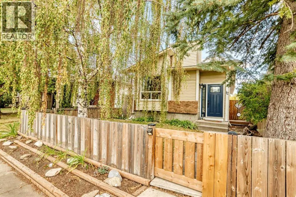 12 Taraglen Road NE