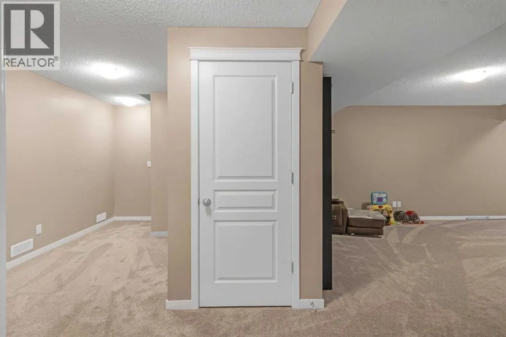 6 Auburn Glen Common SE
