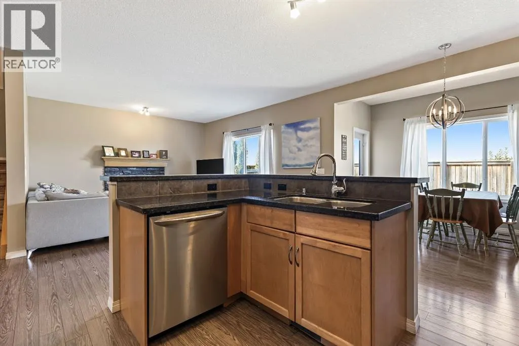 114 Everglen Crescent SW