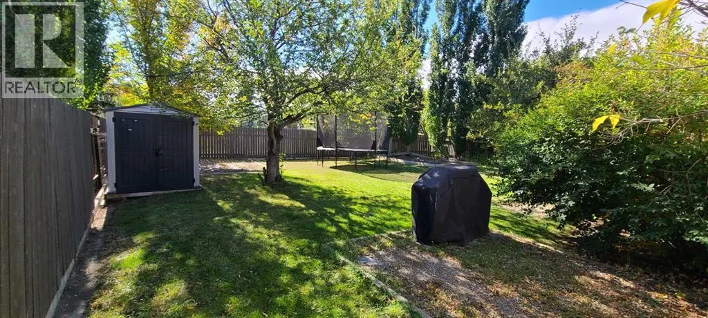 337 Ojibwa Place W