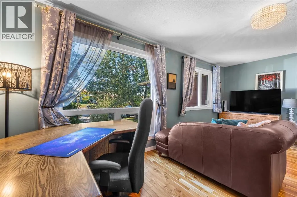 62 Fonda Crescent SE