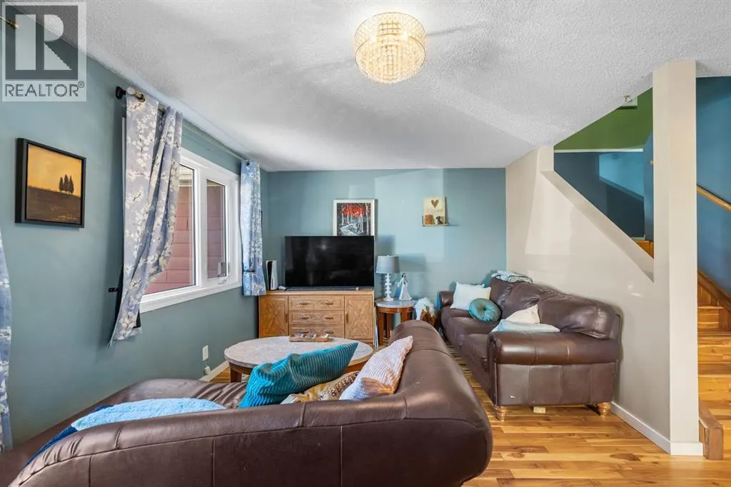 62 Fonda Crescent SE
