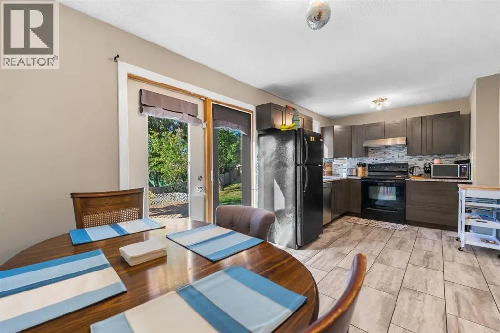 62 Fonda Crescent SE