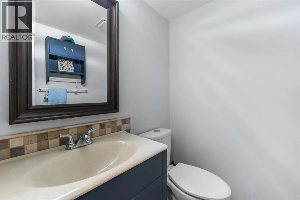 62 Fonda Crescent SE