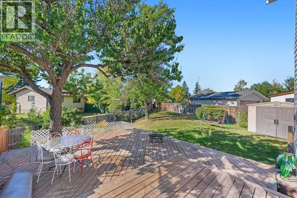 62 Fonda Crescent SE