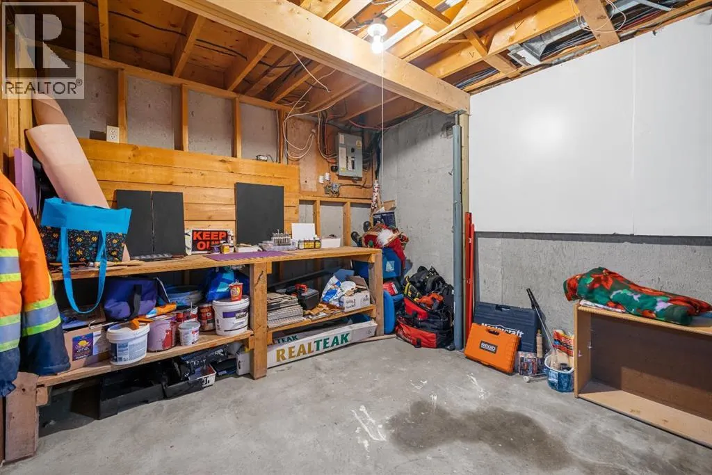 62 Fonda Crescent SE
