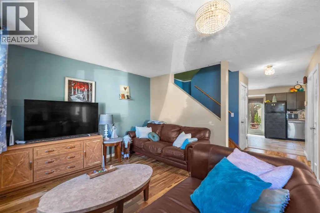 62 Fonda Crescent SE