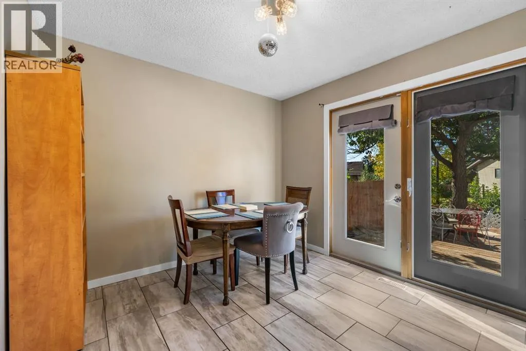 62 Fonda Crescent SE
