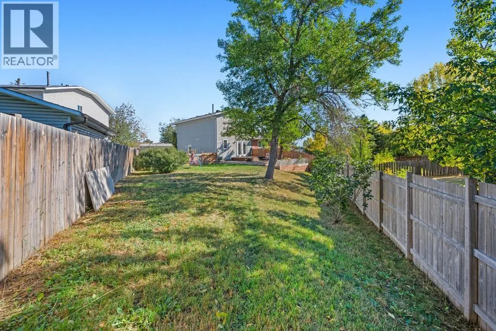 62 Fonda Crescent SE