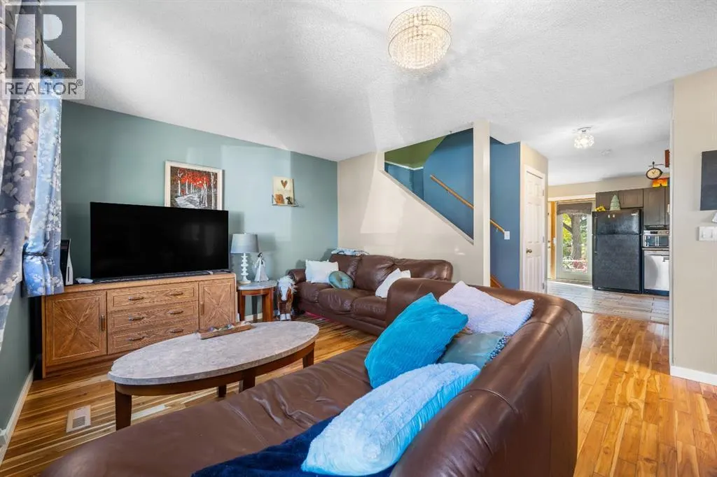 62 Fonda Crescent SE