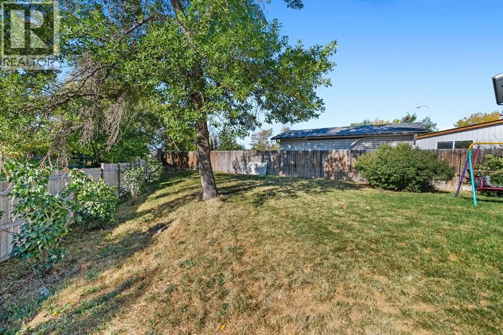62 Fonda Crescent SE