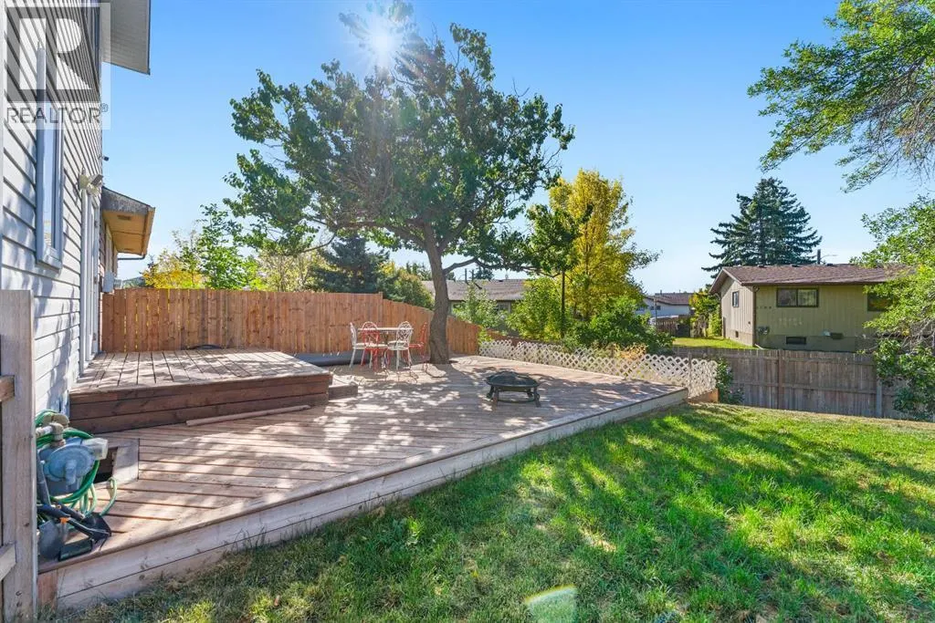 62 Fonda Crescent SE