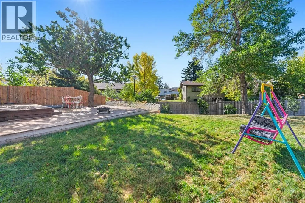 62 Fonda Crescent SE