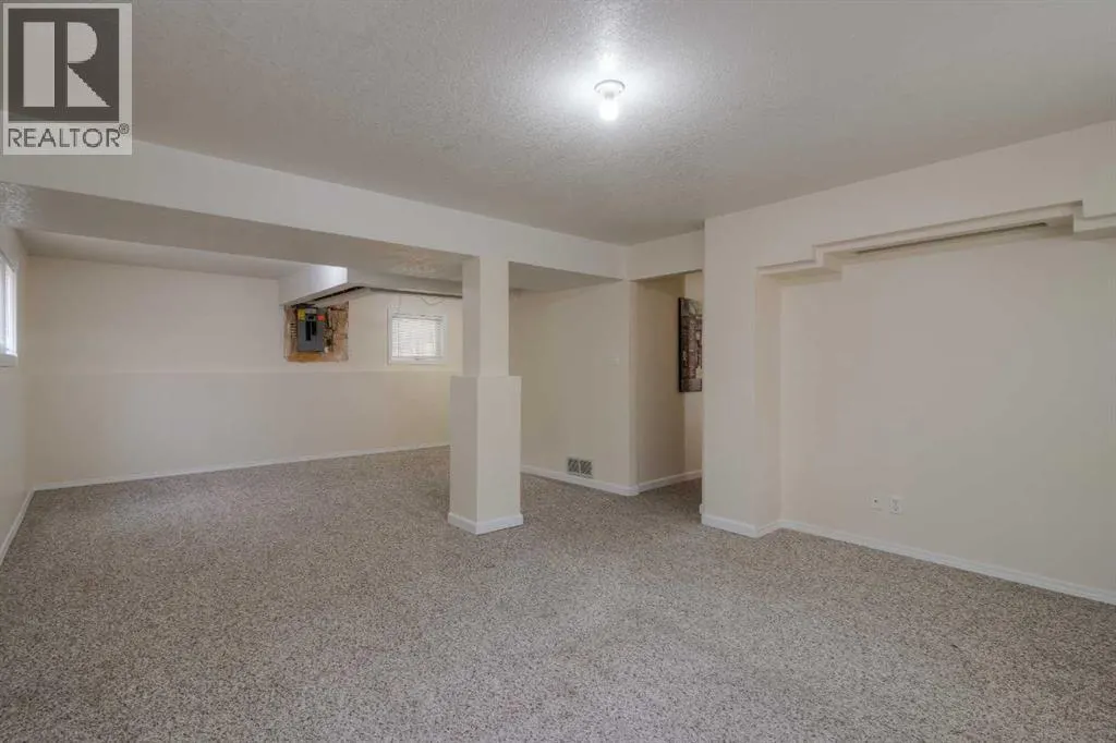 654 Columbia Boulevard W