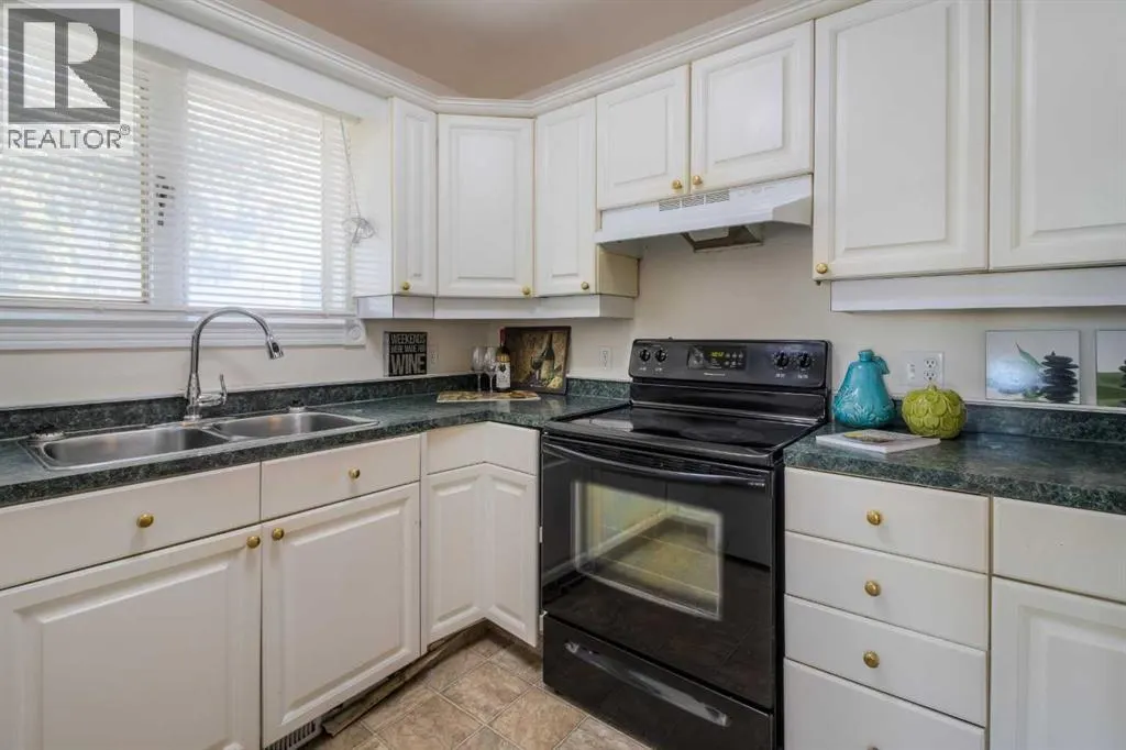 654 Columbia Boulevard W