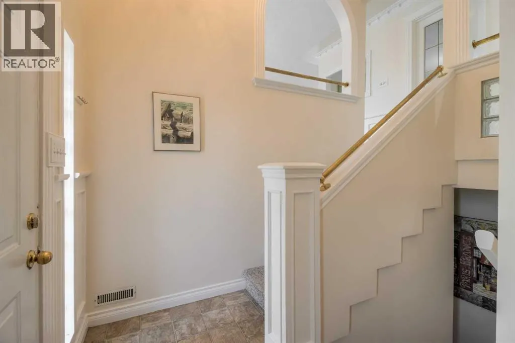 654 Columbia Boulevard W