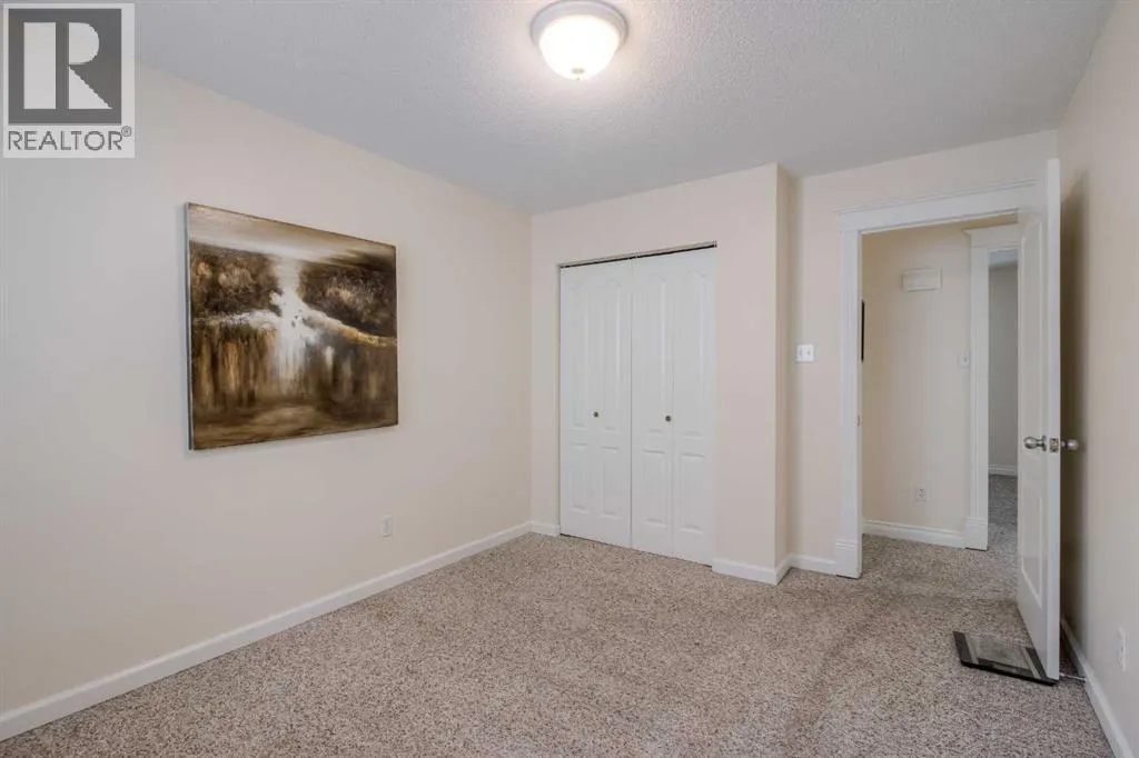 654 Columbia Boulevard W