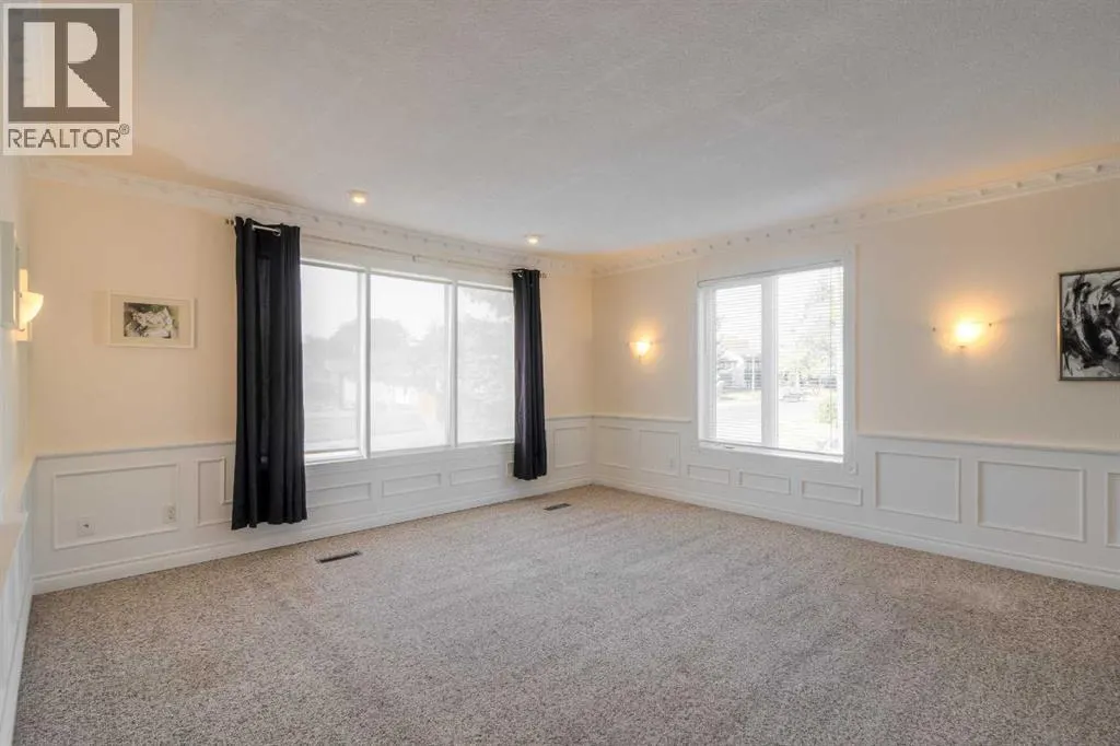 654 Columbia Boulevard W