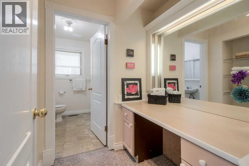 654 Columbia Boulevard W