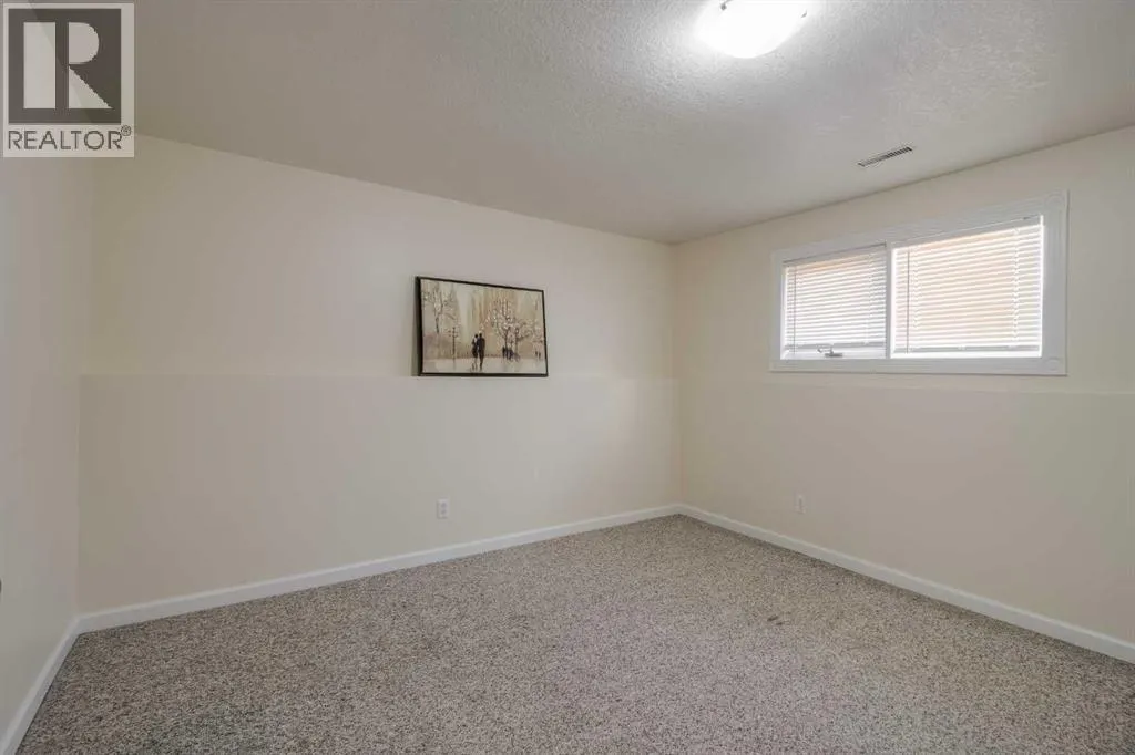 654 Columbia Boulevard W