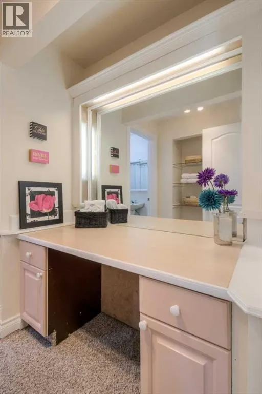 654 Columbia Boulevard W