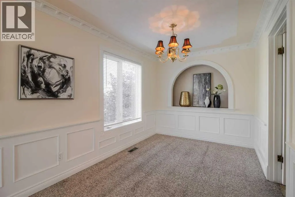 654 Columbia Boulevard W