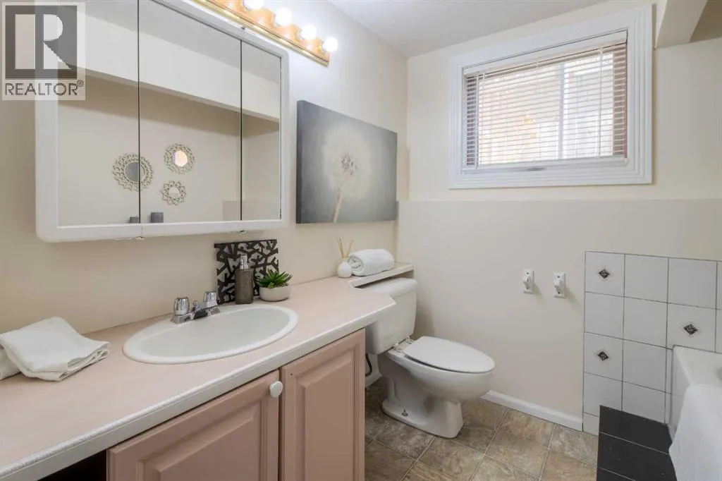 654 Columbia Boulevard W