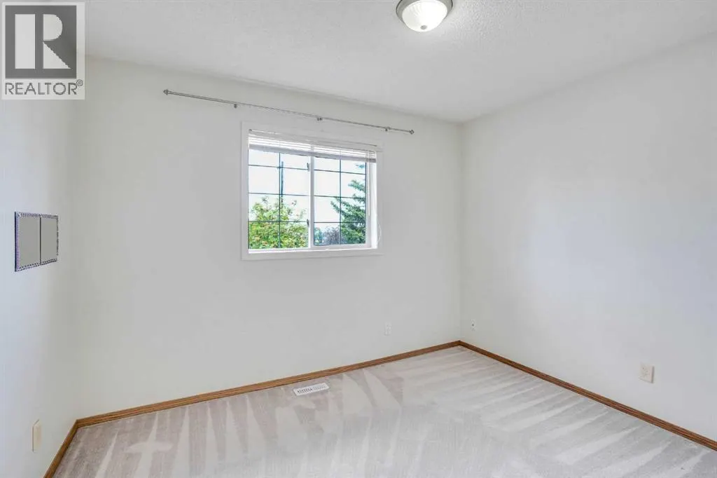 82 Edgevalley Close NW