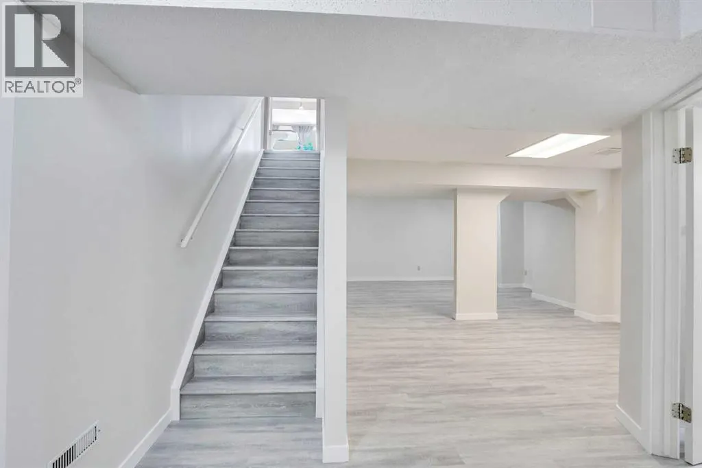 82 Edgevalley Close NW