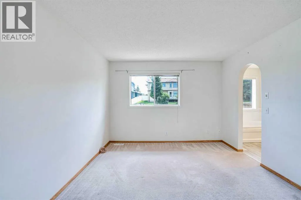 82 Edgevalley Close NW