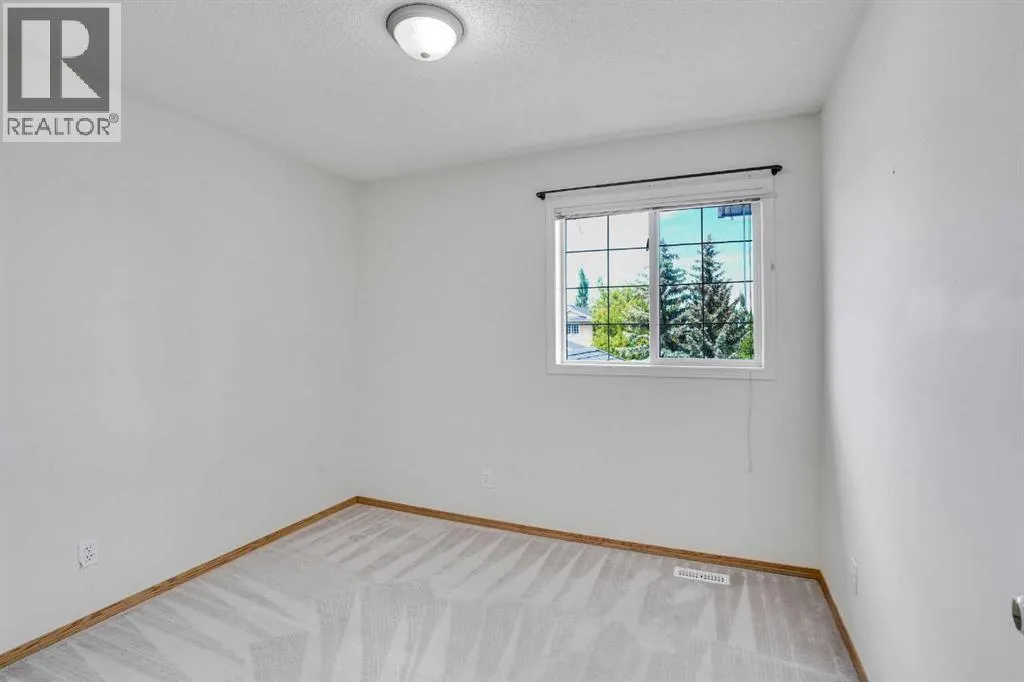 82 Edgevalley Close NW