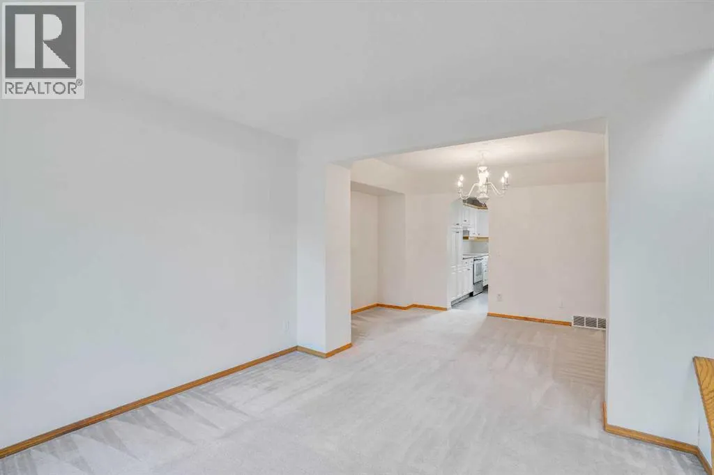 82 Edgevalley Close NW