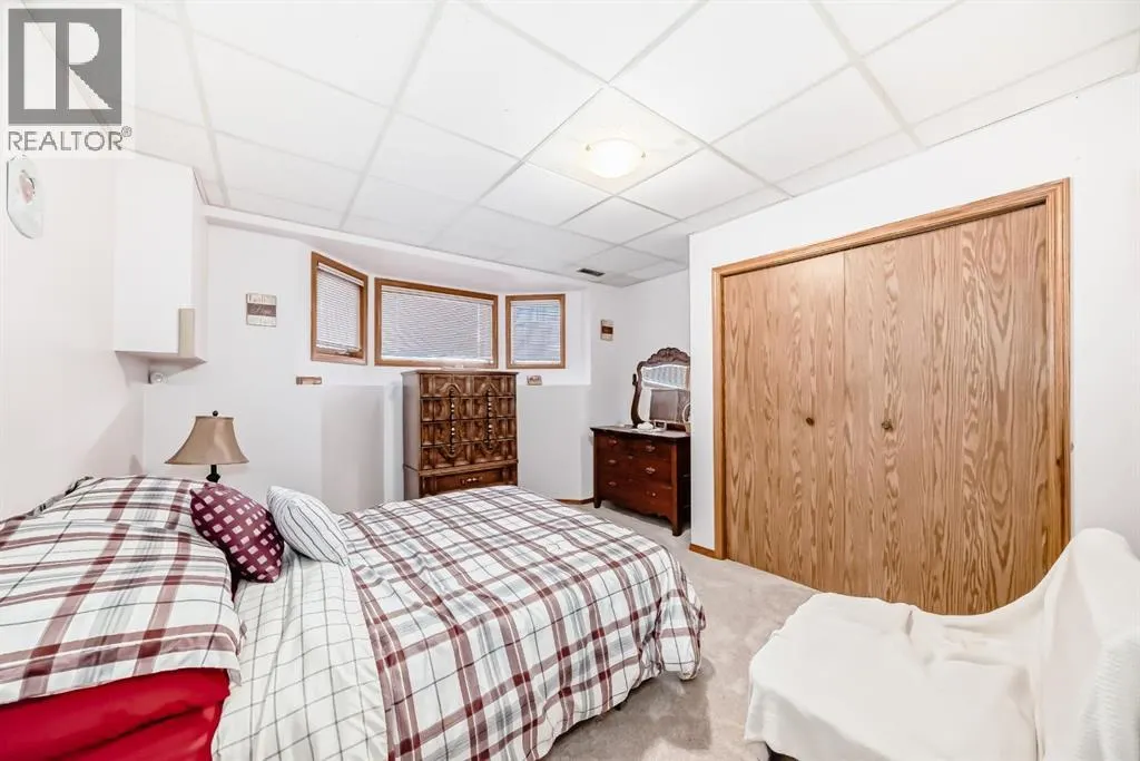142 Edgeview Road NW