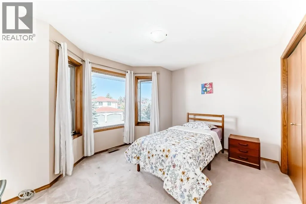 142 Edgeview Road NW