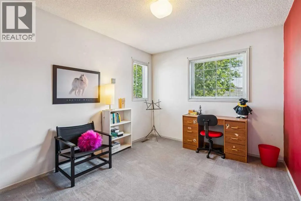 142 Elizabeth Way SE