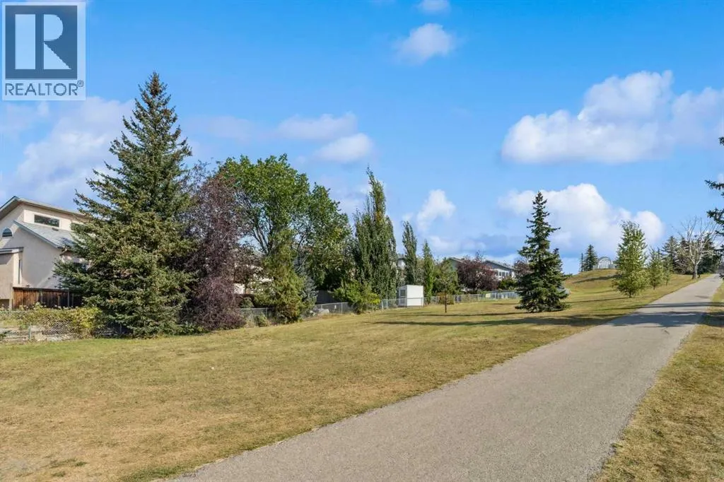 142 Elizabeth Way SE