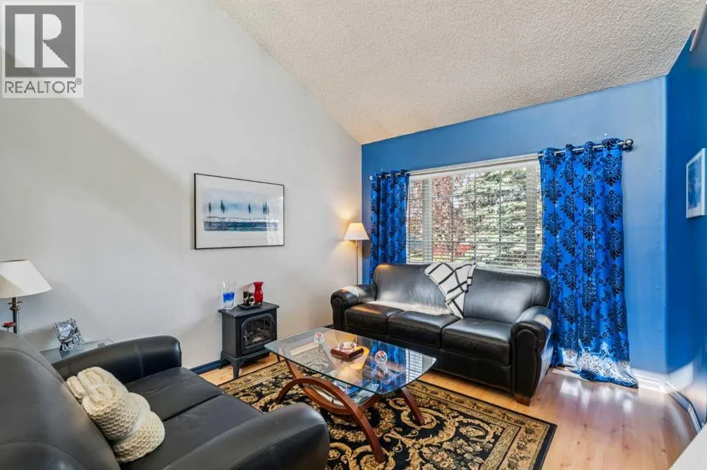 142 Elizabeth Way SE