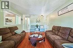 47 Doverglen Crescent SE