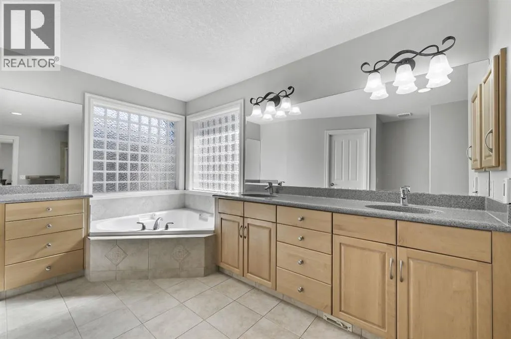 1458 Strathcona Drive SW